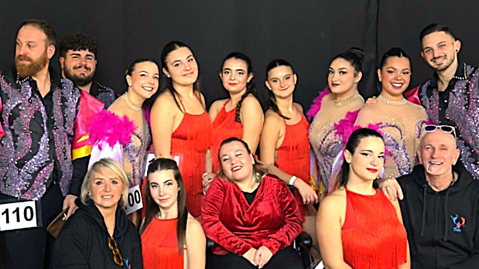 I ragazzi e gli insegnanti della scuola Desigual di Orbetello