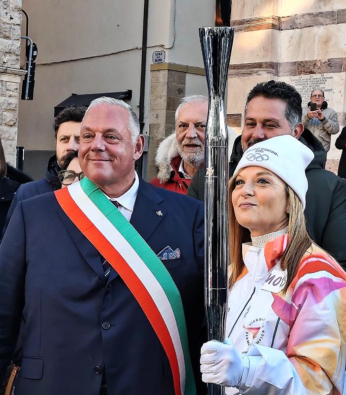 L'arrivo della Fiaccola olimpica in piazza Dante