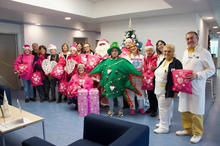 Un Natale tutto "in rosa" per le pazienti di Senologia