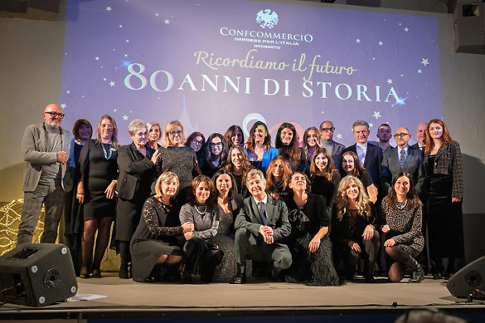 Confcommercio festeggia 80 anni e celebra la storia della Maremma, dalla bottega alla vetrina