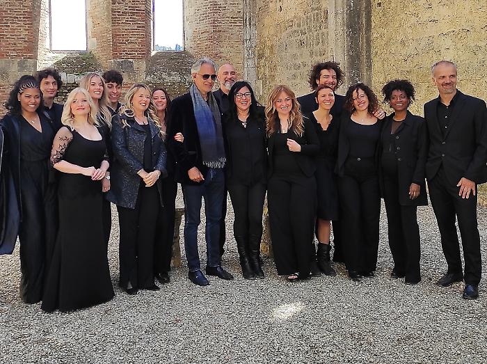 Solevoci Gospel Choir all&rsquo;Abbazia di San Galgano con Andrea Bocelli