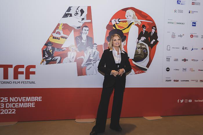 Grande Fratello, stasera 18 dicembre la finale: la notte del verdetto che chiude un&rsquo;edizione carica di emozioni