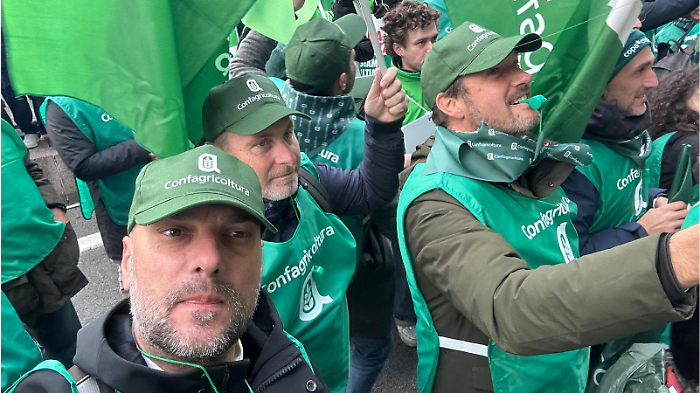 Gli agricoltori maremmani in piazza a Bruxelles: "L'Europa investa davvero sulle nostre imprese"