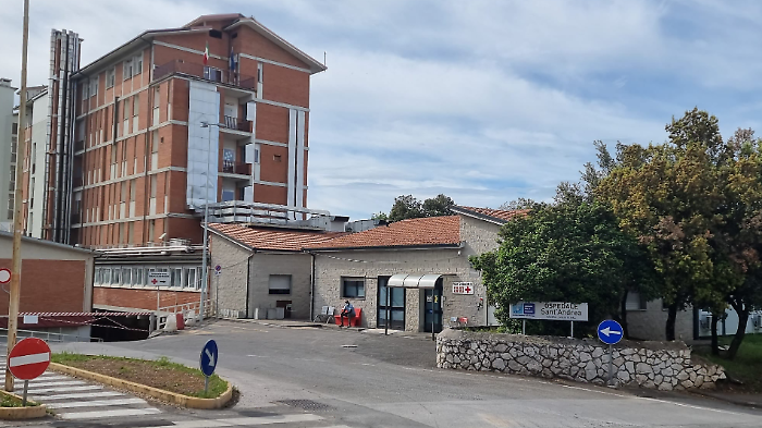 Mozione bipartisan per il Sant'Andrea: mandato al sindaco per il futuro dell'ospedale