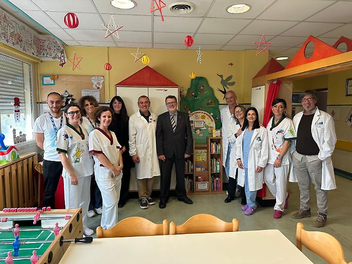 La  biblioteca del reparto di Pediatria del Misericordia