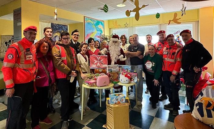 Il Cisom porta doni in Pediatria