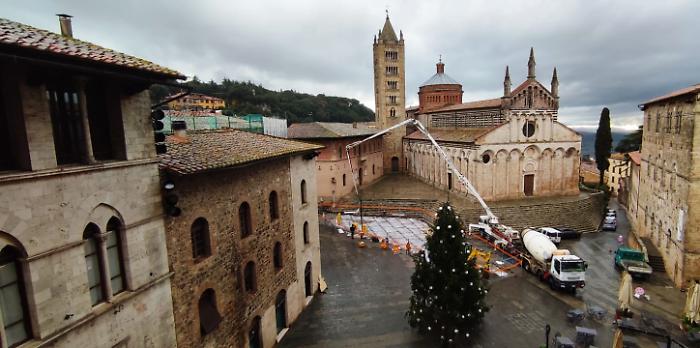 Piazza Garibaldi si rinnova: conclusa la prima fase dei lavori, a gennaio il ritorno delle pietre storiche