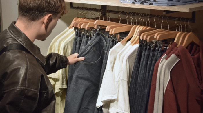 Conto alla rovescia per i saldi: via il 3 gennaio. "Ma gli sconti sono gi&agrave; iniziati, e non &egrave; regolare"