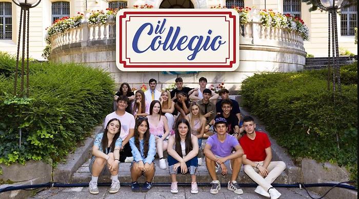 Il Collegio torna in tv: stasera 13 gennaio il reality sy Rai 2 dopo il record di visualizzazioni. Pierluigi Pardo la nuova voce