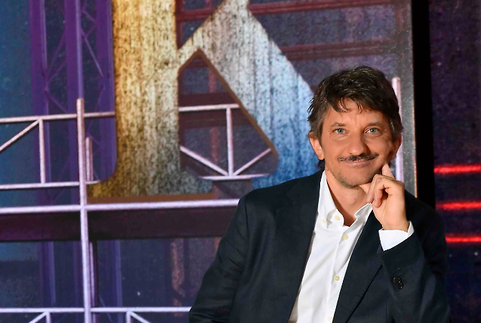 Tommaso Labate Crans‑Montana inchiesta inedita e l'Italia di Checco Zalone: cosa vedremo stasera a Realpolitik su Rete 4