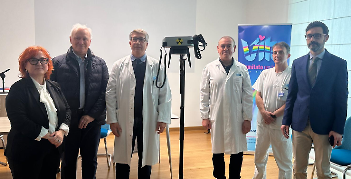 A Grosseto le radiografie arrivano a casa: il Comitato per la Vita dona un nuovo radiografo domiciliare