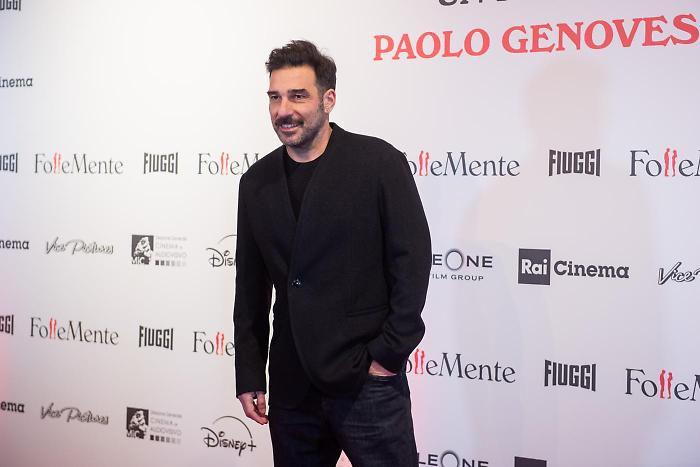 Splendida Cornice stasera 22 gennaio su Rai 3: da Edoardo Leo a Jonathan Safran Foer, la tv che unisce ironia e pensiero