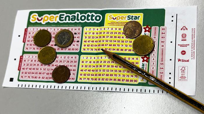 Lotto, Superenalotto e 10eLotto di oggi venerd&igrave; 23 gennaio: estrazioni e numeri vincenti