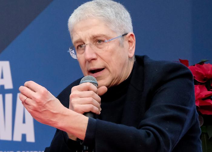 Spose bambine anche in Italia: l'inchiesta choc di Fuori dal coro stasera 25 gennaio