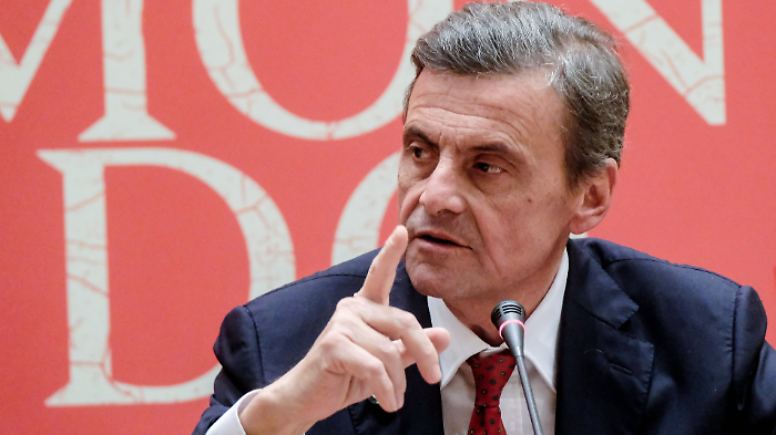 Carlo Calenda al Granduca di Grosseto: al centro astensionismo, democrazia e nuovo centro riformista