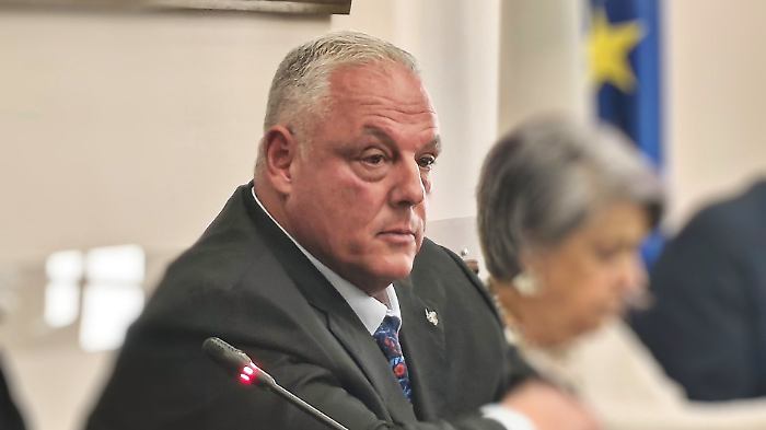 &ldquo;Forza sindaco!&rdquo;: Vivarelli Colonna diventa una canzone, e la condivide sui social