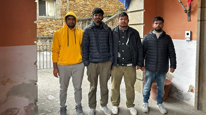 Quattro giovani del Bangladesh al lavoro per il Comune: partono i tirocini di inclusione sociale