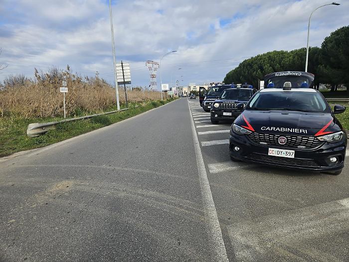 Droga e auto rubata: un arresto e denunce dei carabinieri