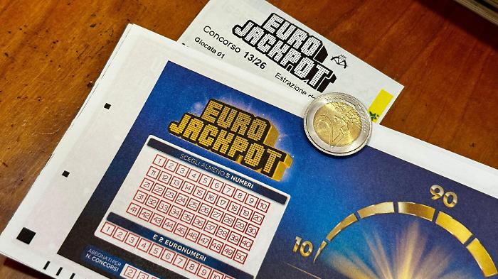Eurojackpot, estrazione e numeri vincenti di oggi marted&igrave; 10 febbraio: il 5+2 vale 22 milioni
