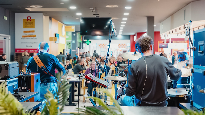 Non &egrave; venerd&igrave;, ma sembra il weekend: l&rsquo;aperitivo rock all&rsquo;Aurelia Antica