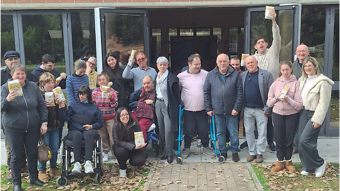 Un anno di pasta per la mensa della Fondazione: la donazione dei Granai