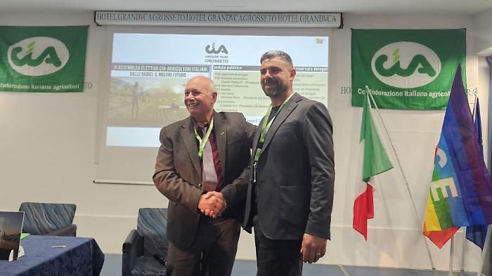 Donato nuovo presidente di Cia: emozioni all'assemblea per il passaggio di consegne con Capecchi