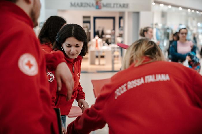 Marted&igrave; grasso esplode il Carnevale: parte Aurelia in Maschera con il comitato della Croce rossa