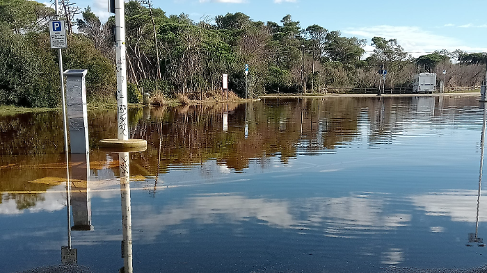 Dalla duna alla laguna: il parcheggio di piazzale Tirreno affonda