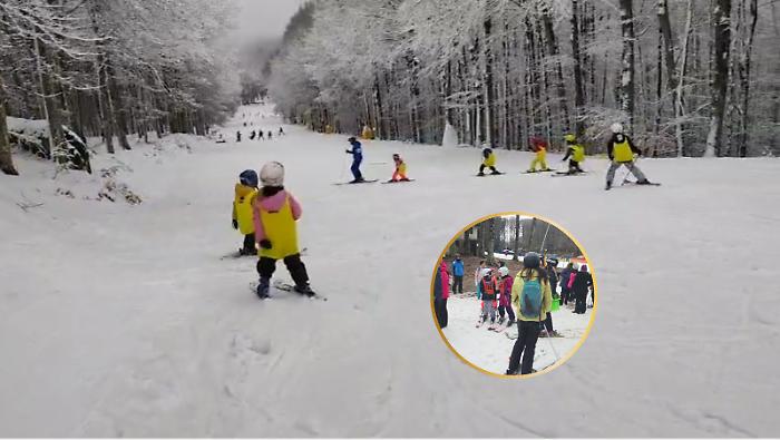 La neve resiste sul Monte Amiata: si scia nonostante pioggia e caldo. Festa con 60 baby sciatori