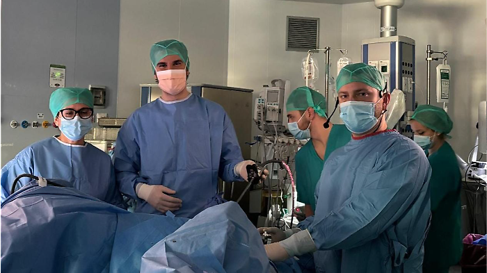 Chirurgia robotica in live streaming: l'ospedale Misericordia fa scuola al congresso internazionale Endo Dubai