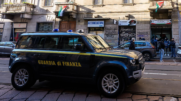 Addio ai vecchi tesserini: la Guardia di finanza passa alle card di ultima generazione