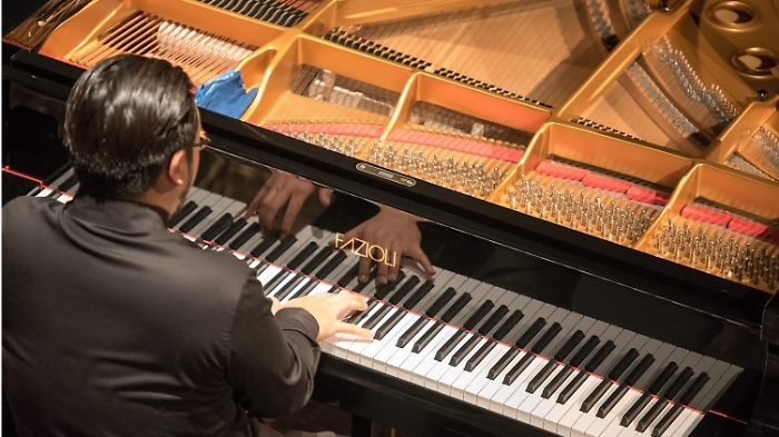 Sfida mondiale al pianoforte: ora resta un solo italiano in gara