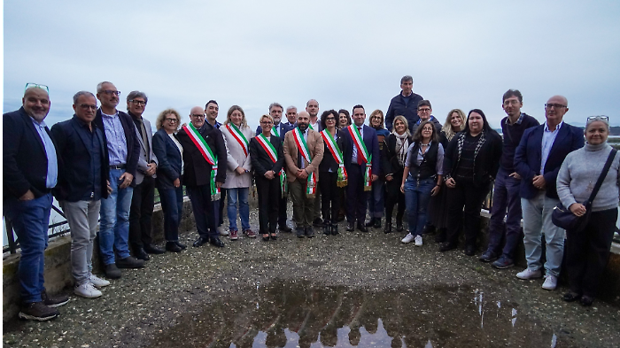 Spiagge, i sindaci chiedono regole chiare: doppio fronte per il 2026 tra ambiente costiero e riforma del demanio