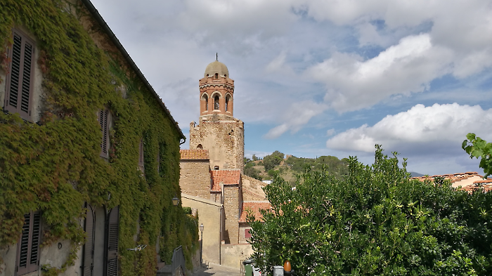 La regina del turismo: una pioggia di bandiere e premi internazionali per la perla della Maremma