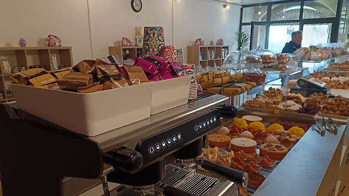 Paste, dolci e lievito madre: apre la nuova bakery di Valentino Catucci