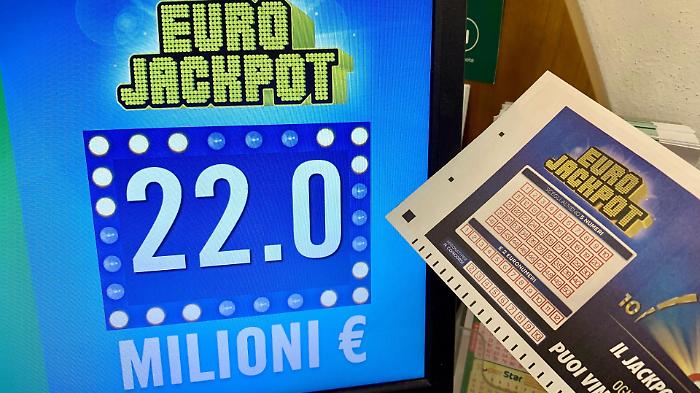 Eurojackpot, estrazione di oggi venerd&igrave; 13 marzo: jackpot da 22 milioni
