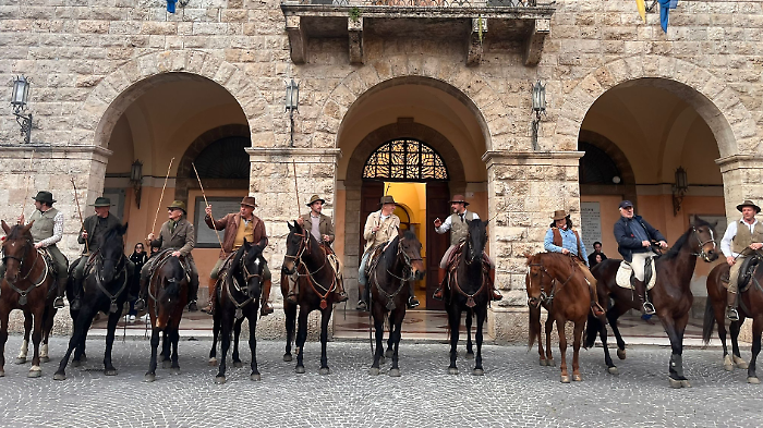 Folla e spettacolo per &ldquo;Old Wild Maremma&rdquo;: il centro storico di Grosseto si trasforma e fa il pieno