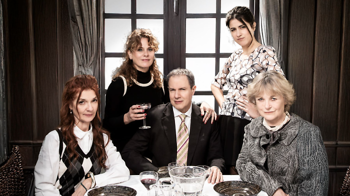 Leopolda sold out: Ingrassia e Bargilli portano in scena l&rsquo;ironia di Ginzburg