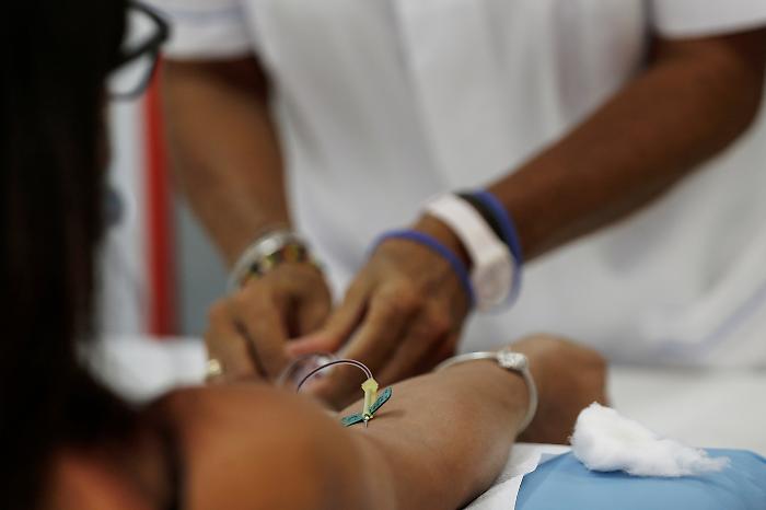 Epatite A, allarme anche a Grosseto: contagio in una scuola, vaccinazione per studenti e docenti