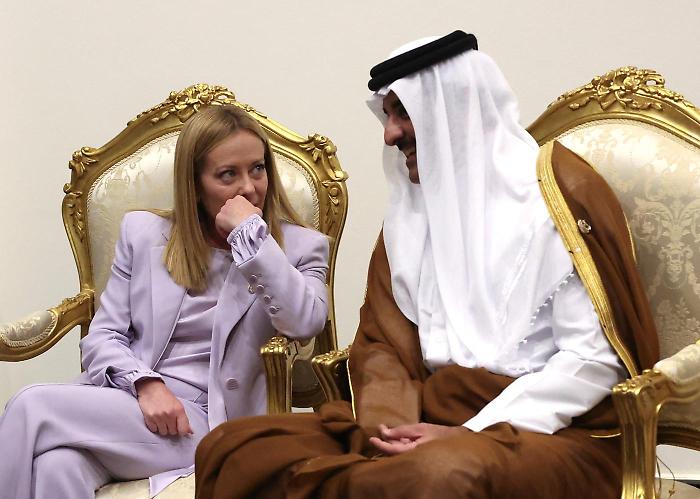 &Egrave; sempre Cartabianca stasera 7 aprile: Meloni sfida gli Usa sul Medio Oriente e l'economia trema