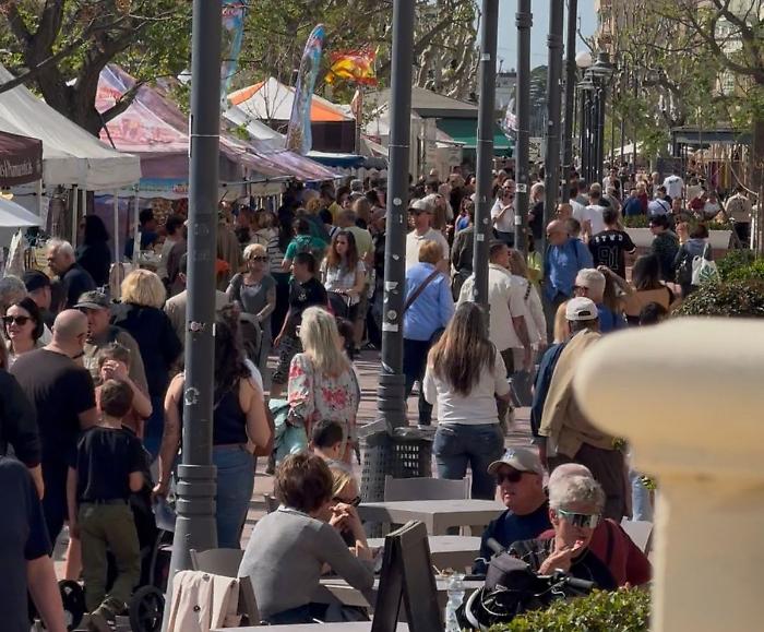 Piazze d&rsquo;Europa da record: il lungomare di Follonica invaso da migliaia di visitatori