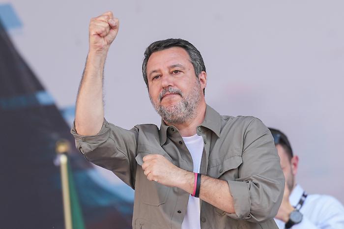 Dritto e Rovescio stasera 23 aprile: Salvini contro tutti su Europa, guerra e bollette