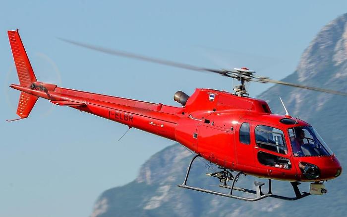 Elettricit&agrave;, controlli dal cielo: l'elicottero di Enel sorvola la Maremma e la Toscana