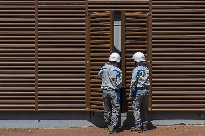 Maxi intervento sulla rete elettrica, il sindaco chiude la scuola