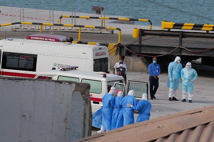 Hantavirus, allerta in Toscana: un passeggero sotto sorveglianza,  &egrave; stato sullo stesso aereo di una turista uccisa dal virus