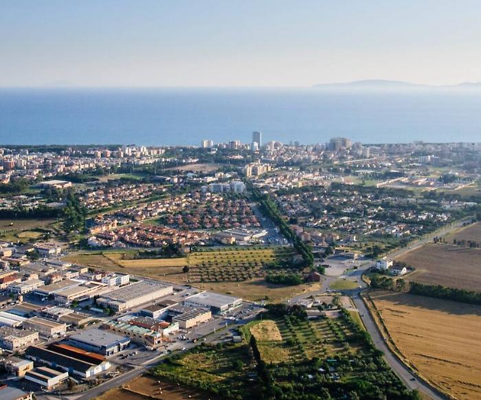 Tante case, pochi residenti: il paradosso della crisi dell'emergenza abitativa a Follonica