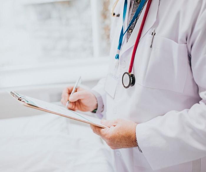 In 785 agli screening gratuiti: più casi critici per diabete e carotidi. Migliora la salute odontoiatrica