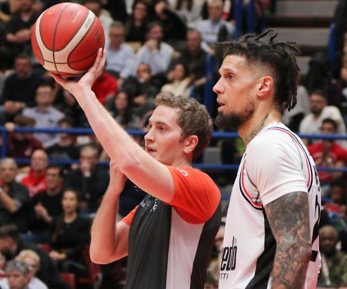 Guido Giovannetti, l'arbitro di basket si racconta: "Ecco i segreti per arrivare in Eurolega"