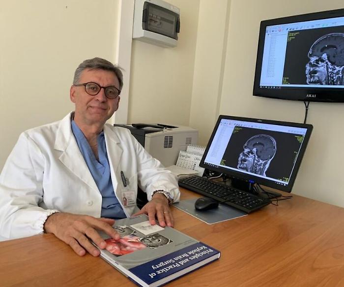 Tumore lombare gigante e dolori lancinanti, umbra operata e salvata dall'&eacute;quipe di Sandro Carletti