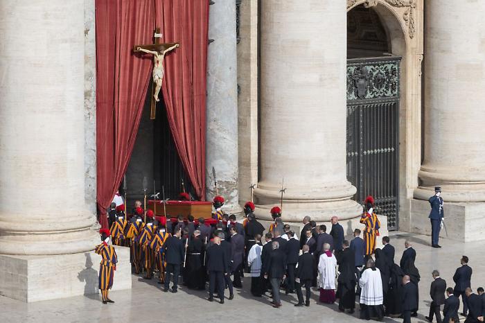 Il giorno dell'addio a Papa Francesco
